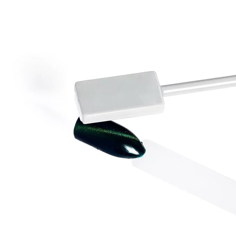 Cat Eye Effect Magnet